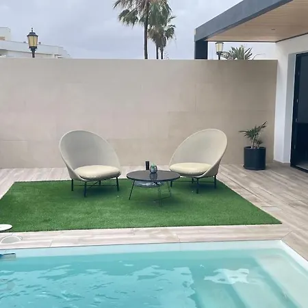 Toro Villa Corralejo